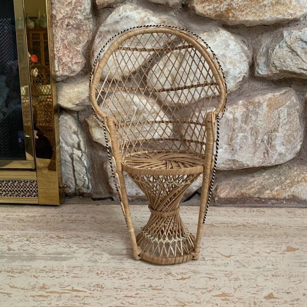 Vintage rattan peacock fanback chair plant stand (Leans left)
